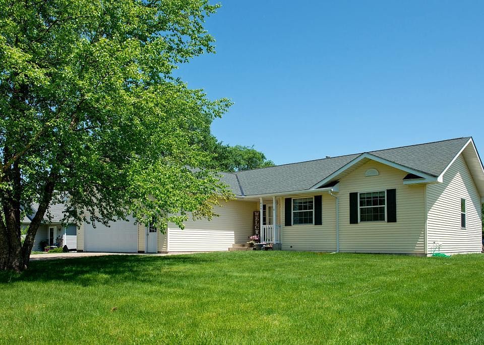 1st image of 609 Ash Cir