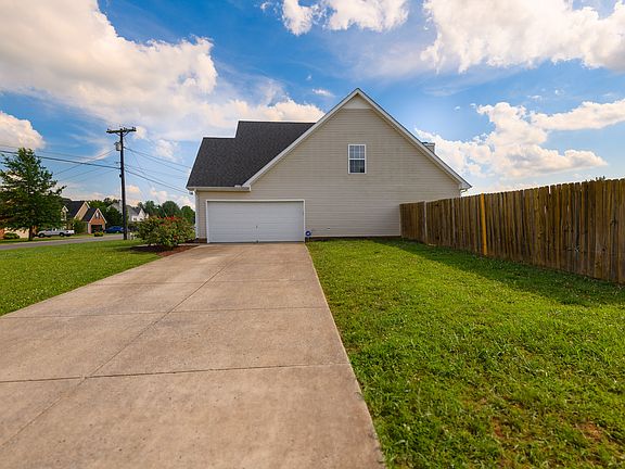 5th image of 642 Fleming Farms Dr