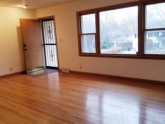 2nd image of 8218 Martha St