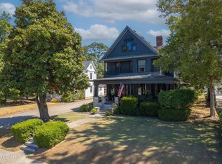 1418 S Main St, Carthage, MO 64836