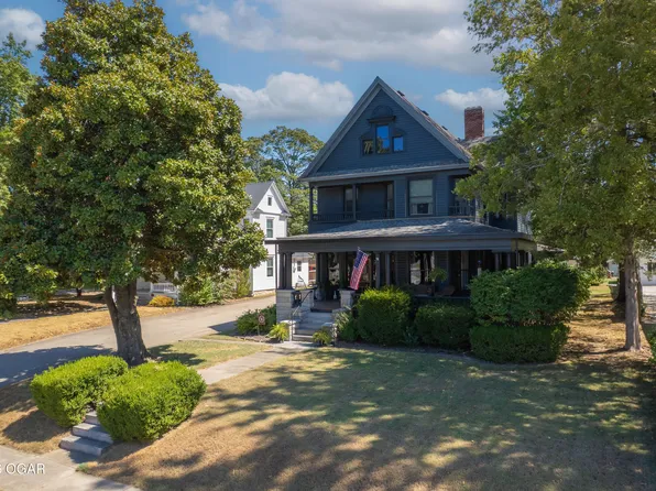 1418 S Main St, Carthage, MO 64836
