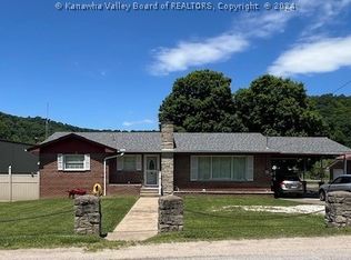 60 N Pinch Rd, Elkview, WV 25071