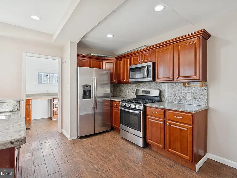 3343 Ravenwood Ave — Photo 9