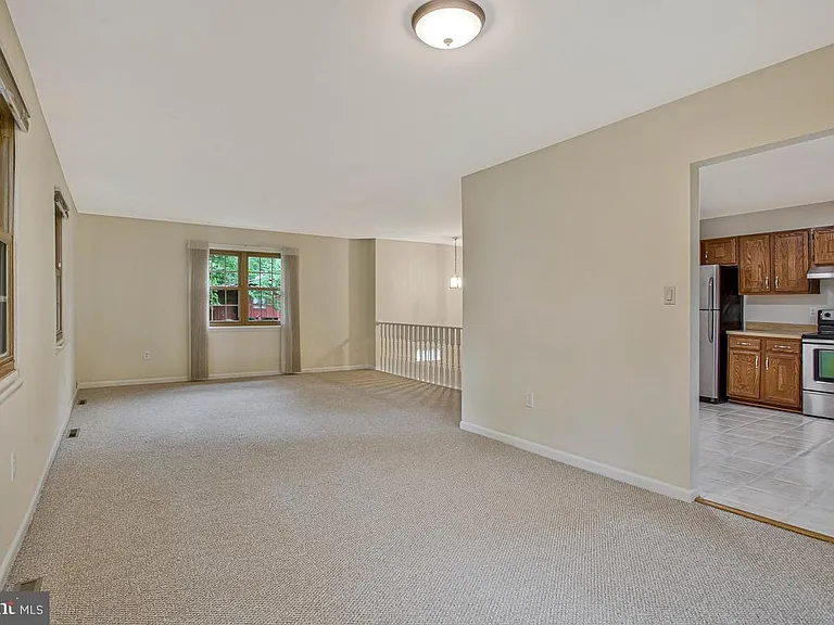 607 Ridge Dr — Photo 7