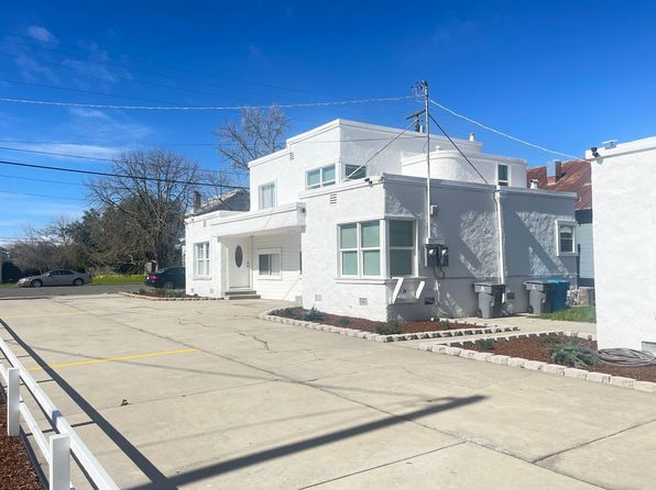 1113-1115 D St
