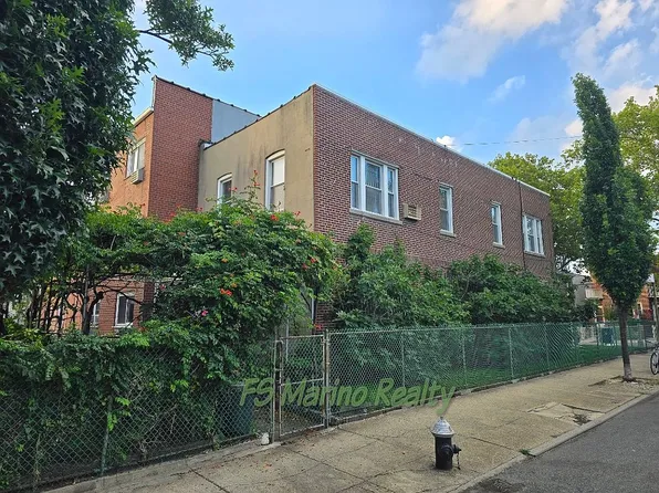 4220 21st Ave, Astoria, NY 11105