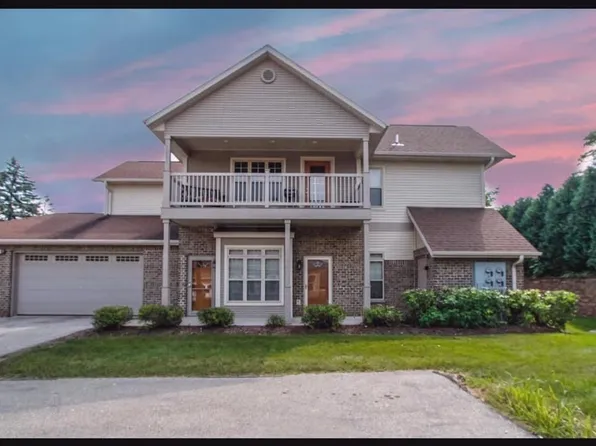 18825 Madeline Ln, Brookfield, WI 53045