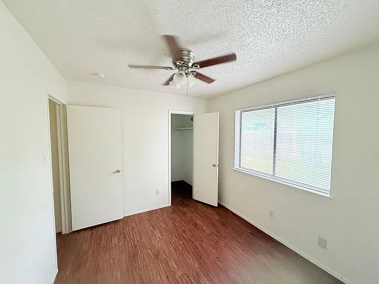 10904 Meadgreen Ct — Photo 29