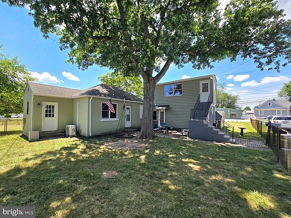 2nd image of 151 Riviera Dr