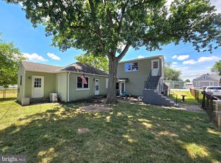 151 Riviera Dr, Pasadena, MD 21122