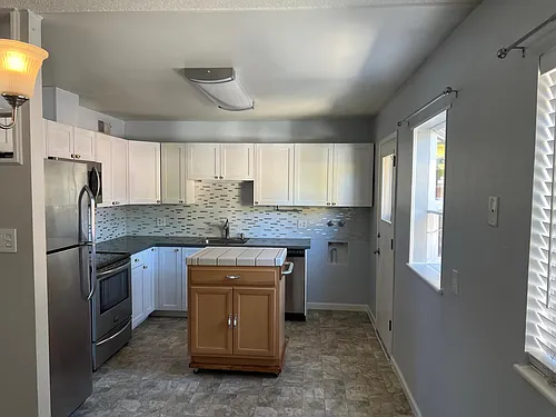 420 Sawyer Way Photo 1