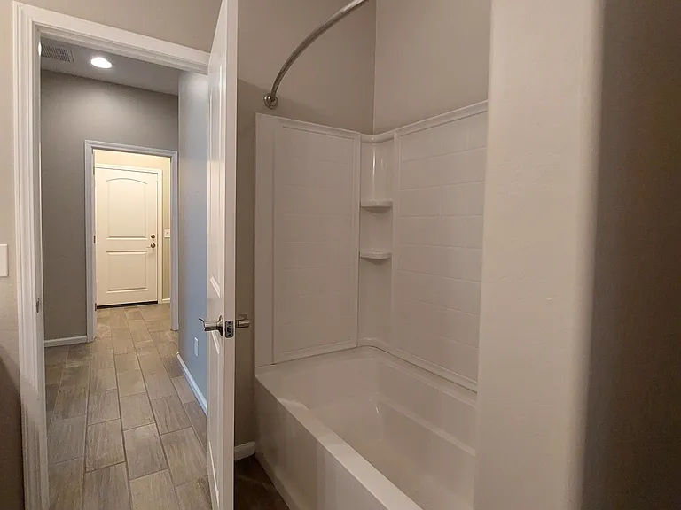 1025 S 200th Ln — Photo 24
