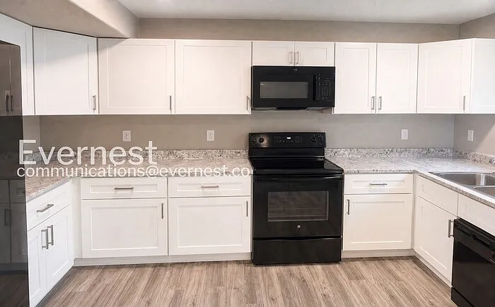 945 Technology Ct — Photo 2