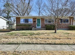765 Borgia Ln, Florissant, MO 63031