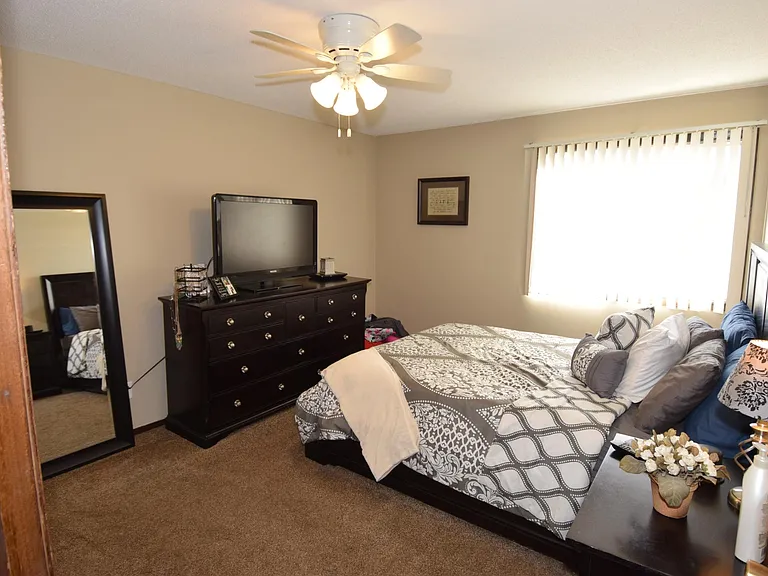480 Fern St #302 — Photo 22