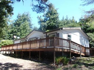 316 W 11th St, Port Orford, OR