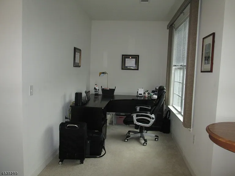 2411 Ramapo Ct — Photo 4