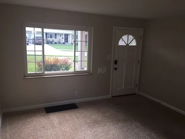 54 Woodlawn Ave #2 — Photo 6