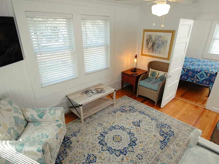 547 Ocean Blvd #4 — Photo 15