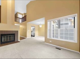 1252 S Parkside Dr, Palatine, IL 60067