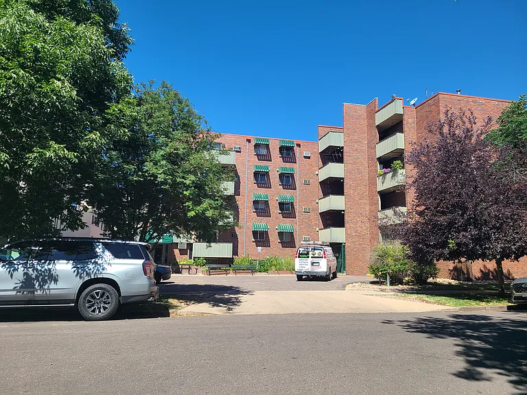 1833 N Williams St #406 — Photo 8