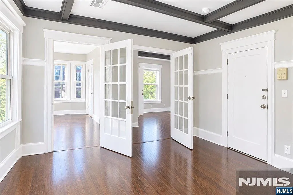 1 bed, 1.0 bath, $2,300 — Photo 1