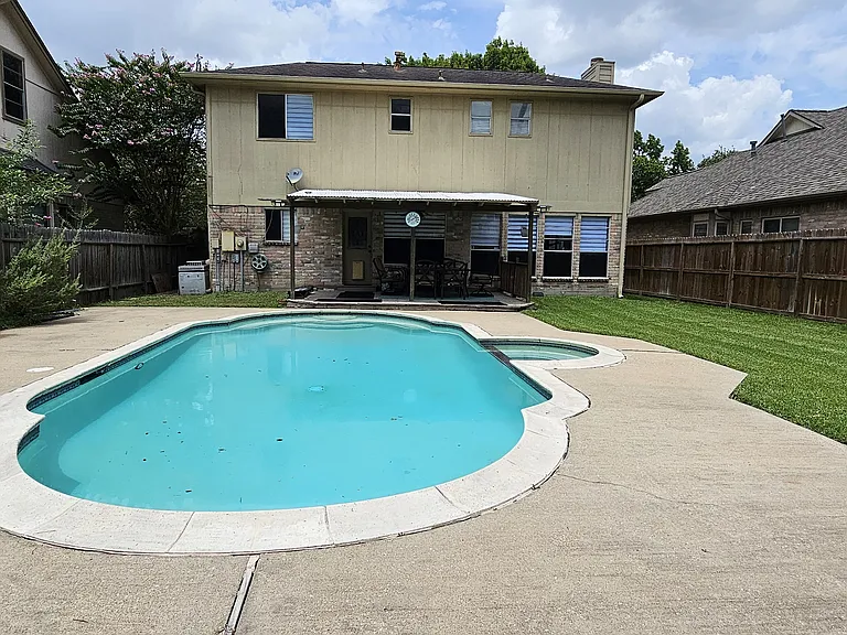 16.LargeSize Pool