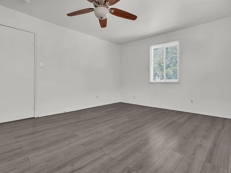 1166 E 43rd Pl — Photo 9