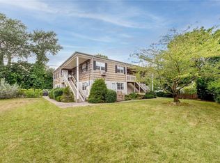 40 Canoe Place Rd APT 7, Hampton Bays, NY 11946