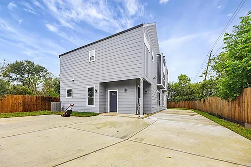 3402 Nathaniel Brown St #B Photo 1 3402 Nathaniel Brown St #B Photo 1