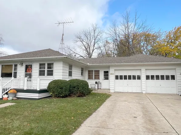 603 6th St, Charles City, IA 50616