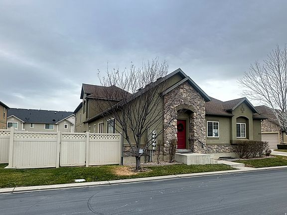 3rd image of 654 Wyngate Pointe Ln