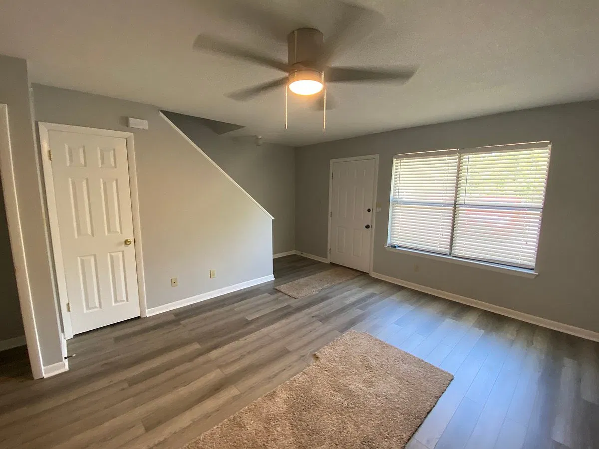 504 Parkview Road Unit C — Photo 2