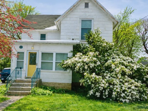 810 Julien St, Belvidere, IL 61008