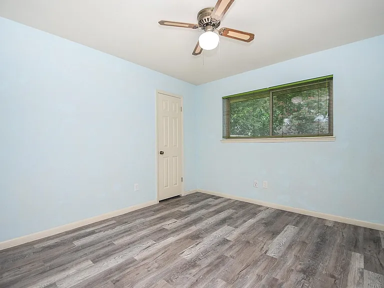 11915 N Hanworth Dr — Photo 31