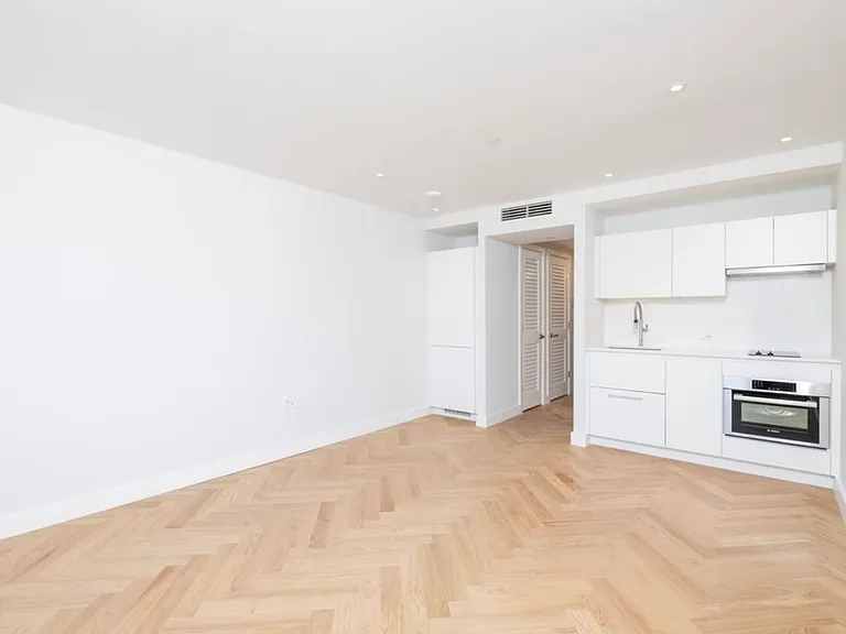 14 Commonwealth Ave — Photo 9