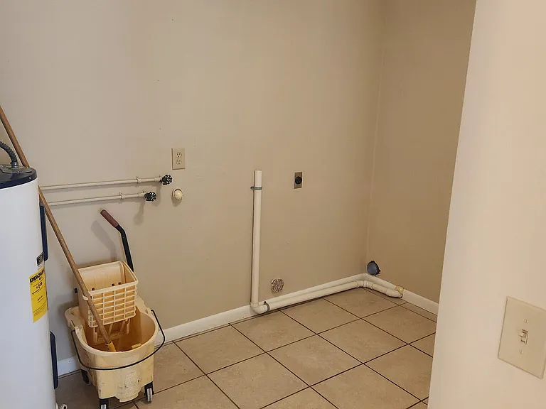 1004 Jacks St #1006 — Photo 6