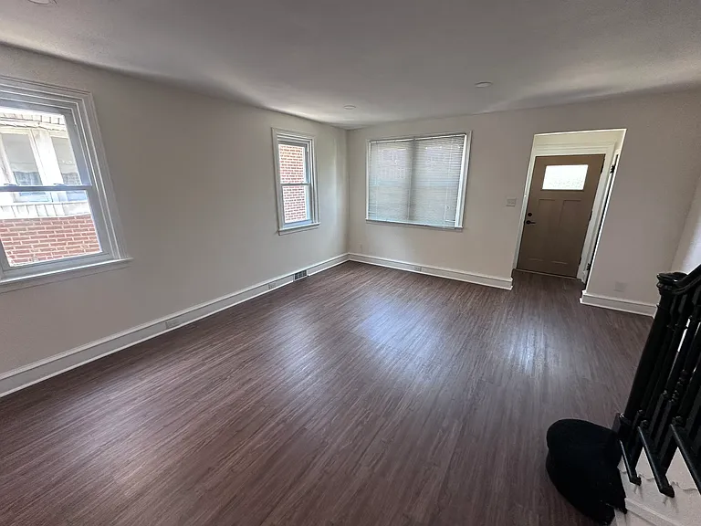 1538 Clearview St — Photo 2