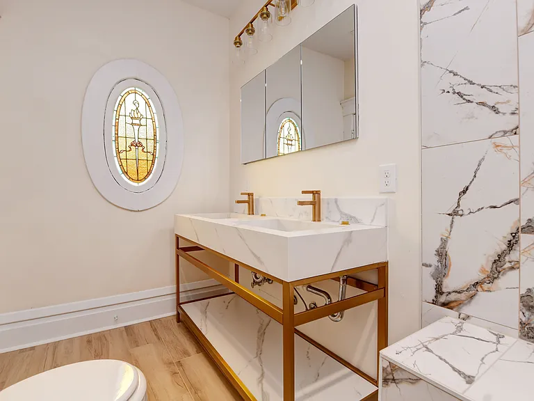 703 Franklin Ave — Photo 22