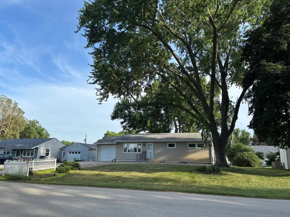 (undisclosed Address), Moline, IL 61265