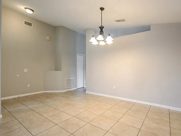 1378 Willow Crest Dr — Photo 6