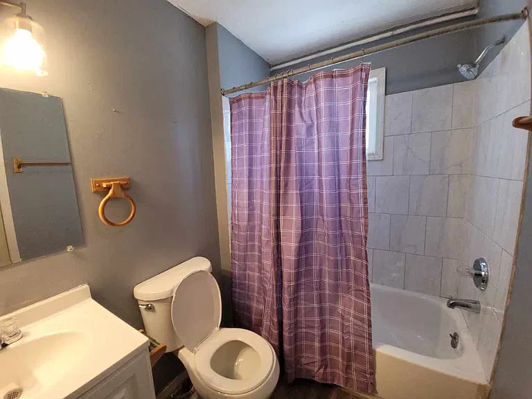 506 W 4th St #D — Photo 4