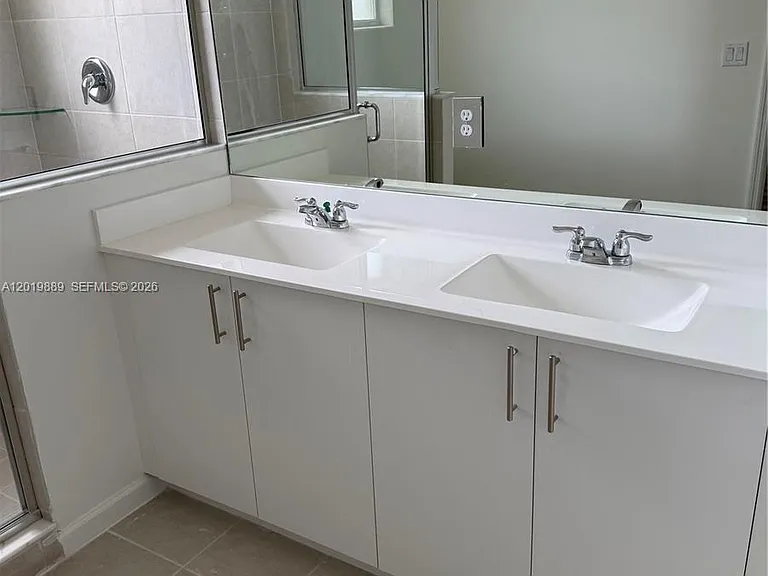 2671 SE 25th Ave — Photo 9
