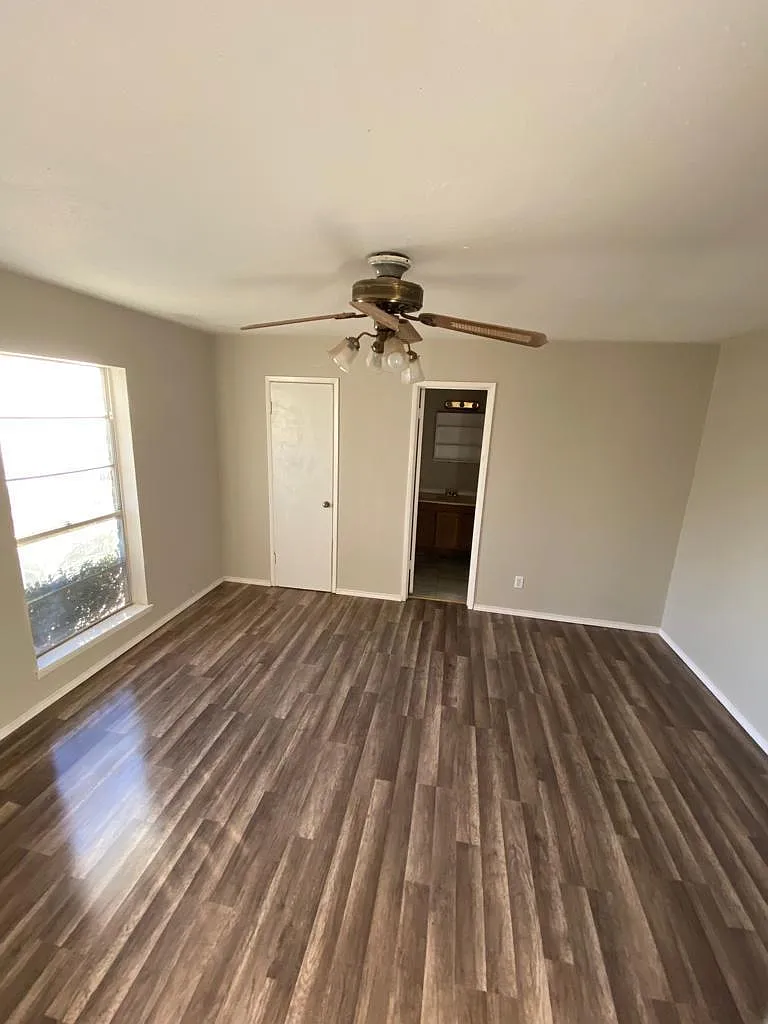 3 bed, 1277 sqft, $1,795 — Photo 1