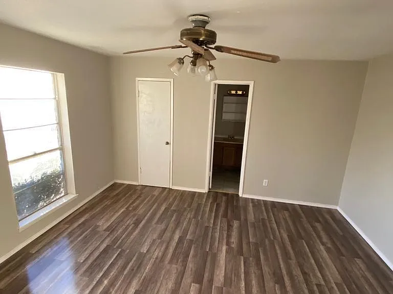 125 Yorkshire Dr — Photo 1