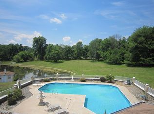 11 Grandview Cir, Flemington, NJ 08822