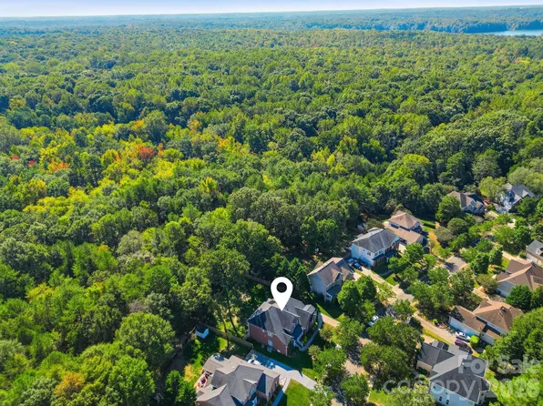 11646 Red Falcon Ct, Huntersville, NC 28078