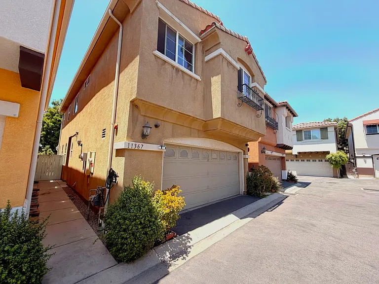 11367 Relax Ln — Photo 2