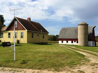 N7643 Pioneer Rd, Crivitz, WI 54114