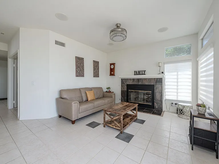 1011 S Mountcrest Ct — Photo 13